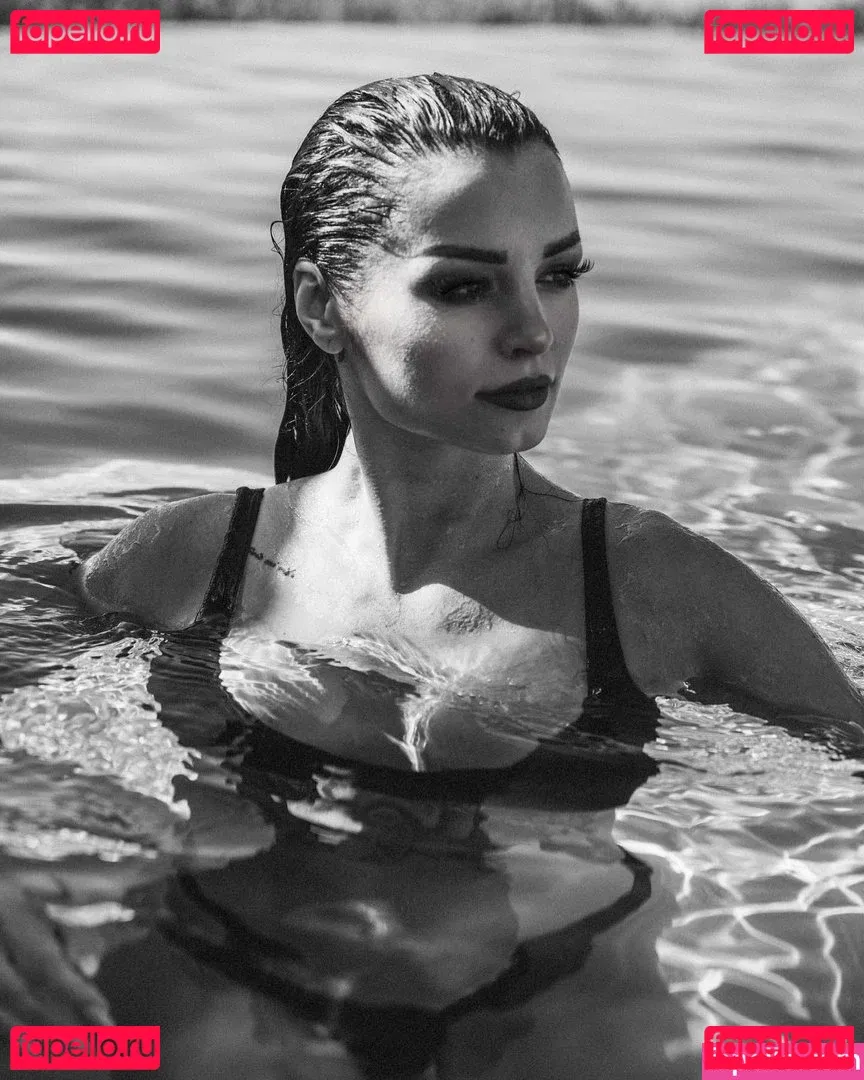 PaigeWWE Onlyfans Photo Gallery 