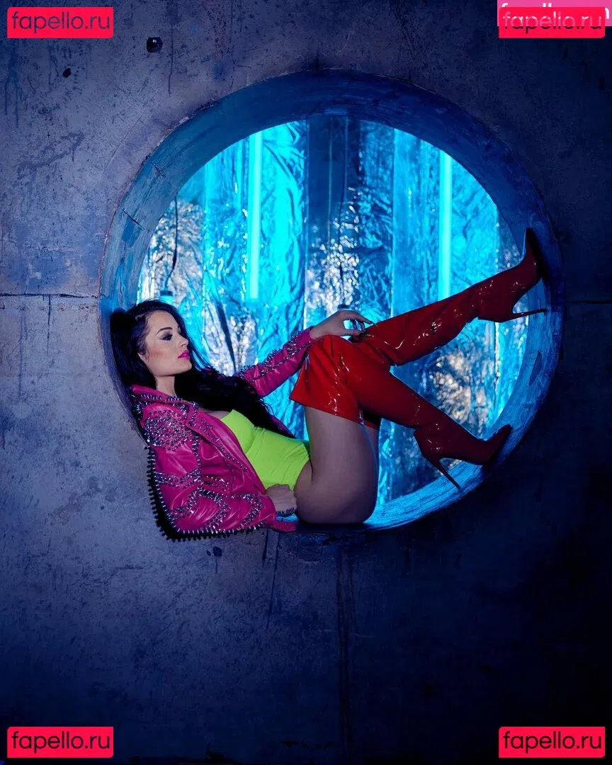 PaigeWWE Onlyfans Photo Gallery 