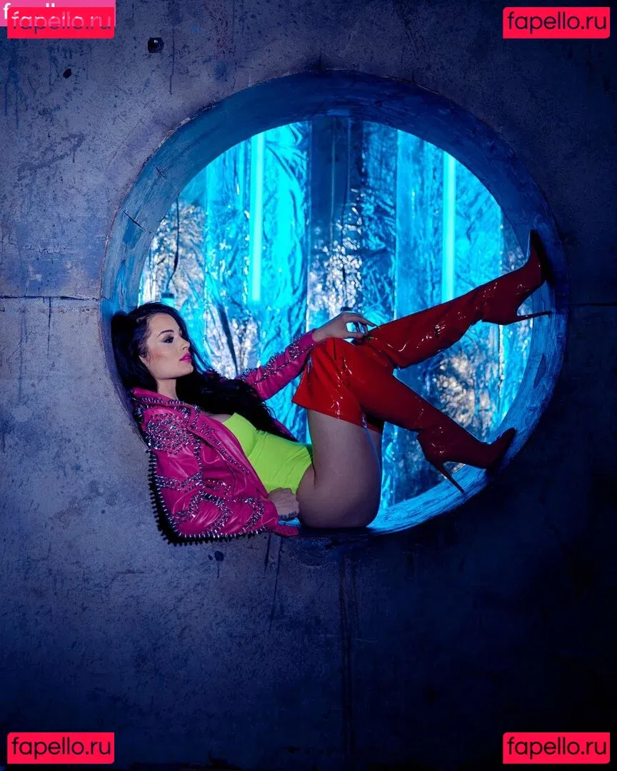 PaigeWWE Onlyfans Photo Gallery 