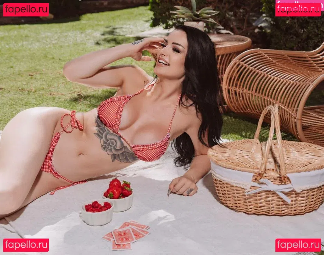 PaigeWWE Onlyfans Photo Gallery 