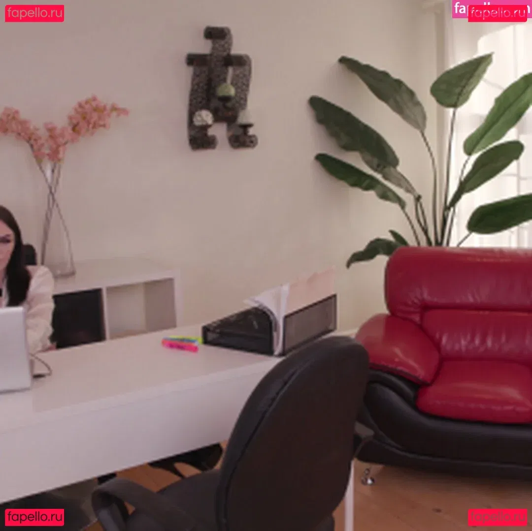 Nikki North Onlyfans Photo Gallery 