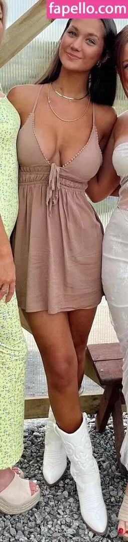 Stephanie Zustovich Onlyfans Photo Gallery 