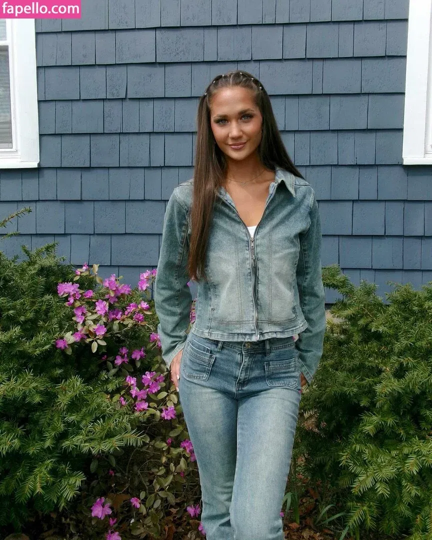 Stephanie Zustovich Onlyfans Photo Gallery 