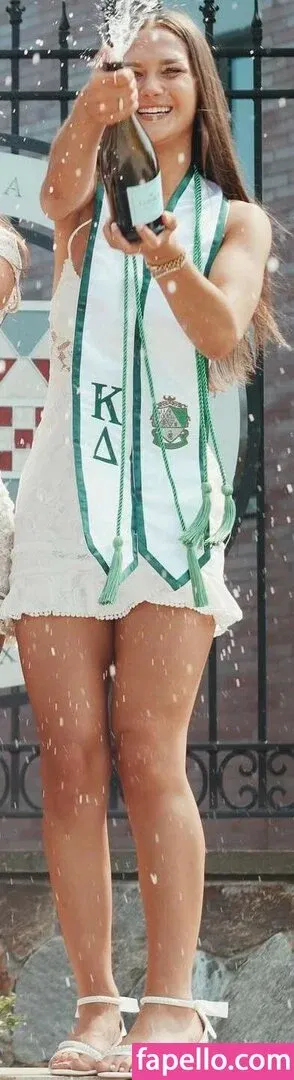 Stephanie Zustovich Onlyfans Photo Gallery 