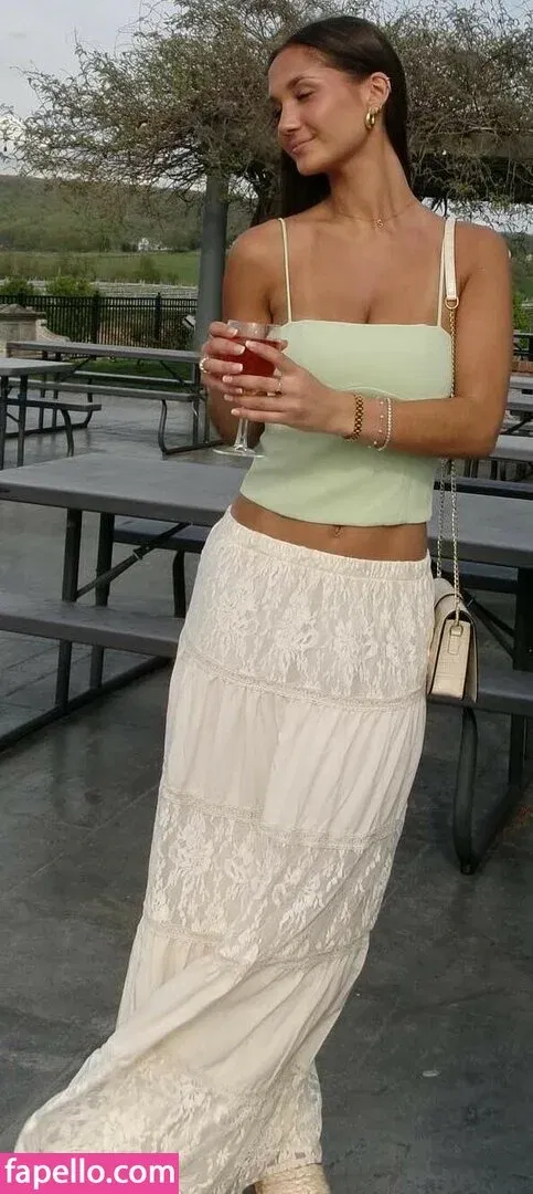 Stephanie Zustovich Onlyfans Photo Gallery 