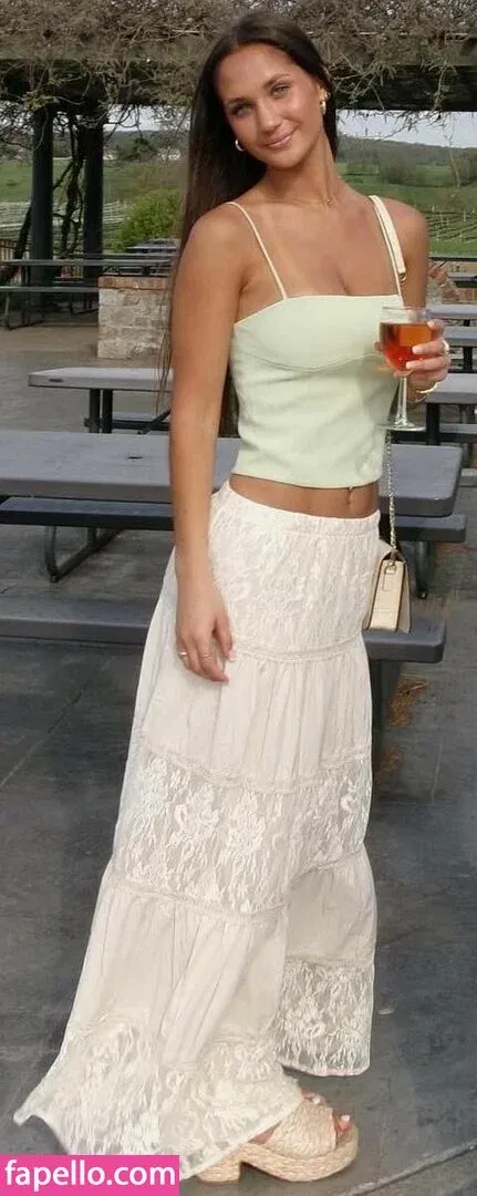 Stephanie Zustovich Onlyfans Photo Gallery 