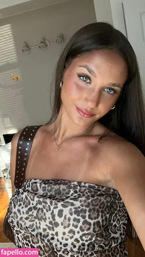 Stephanie Zustovich Onlyfans Photo Gallery 