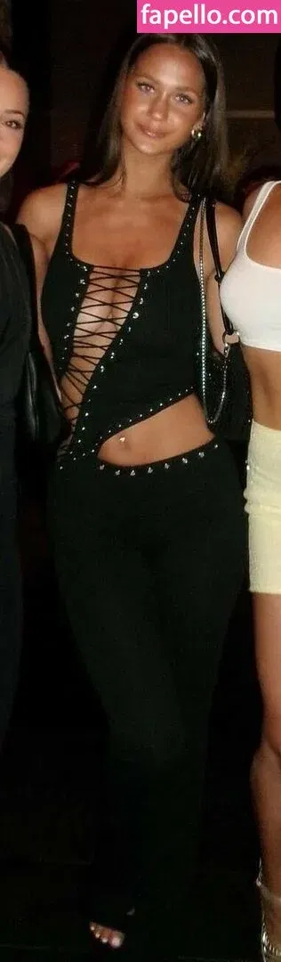 Stephanie Zustovich Onlyfans Photo Gallery 