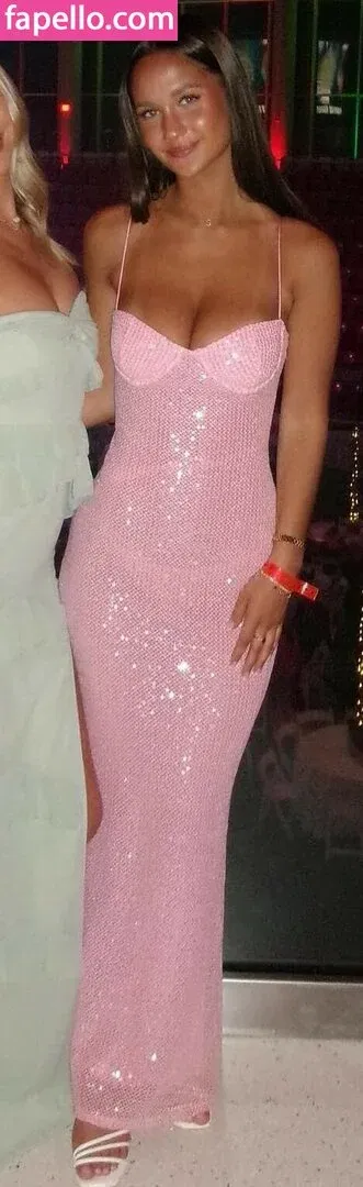 Stephanie Zustovich Onlyfans Photo Gallery 