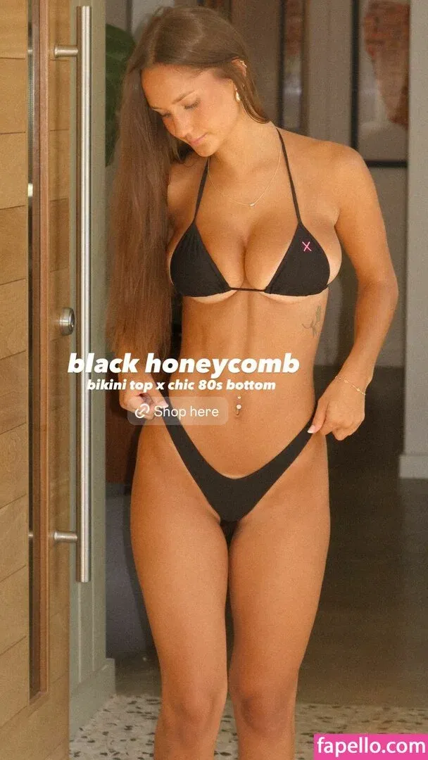 Stephanie Zustovich Onlyfans Photo Gallery 