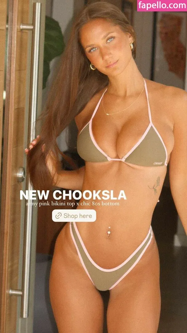 Stephanie Zustovich Onlyfans Photo Gallery 