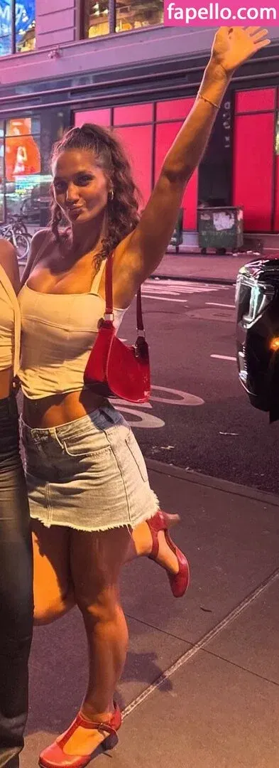 Stephanie Zustovich Onlyfans Photo Gallery 