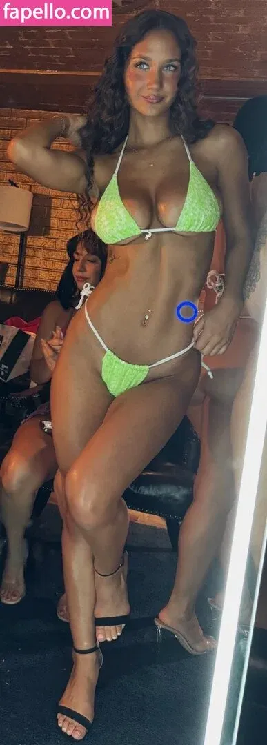 Stephanie Zustovich Onlyfans Photo Gallery 