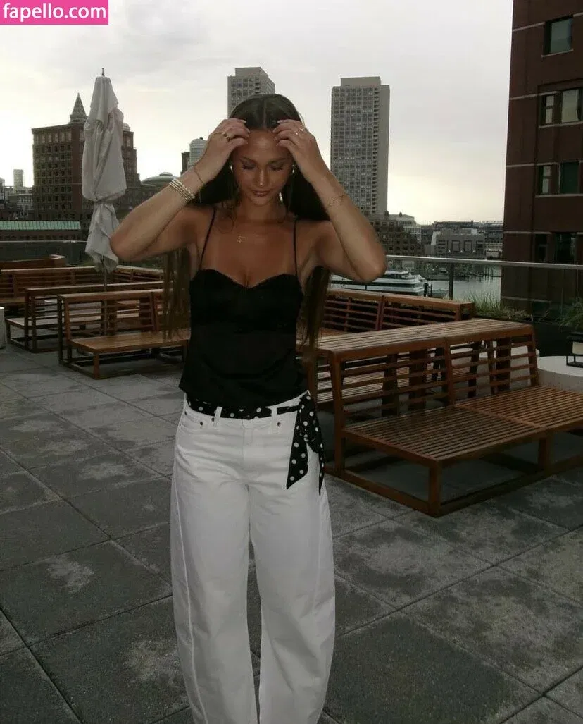 Stephanie Zustovich Onlyfans Photo Gallery 