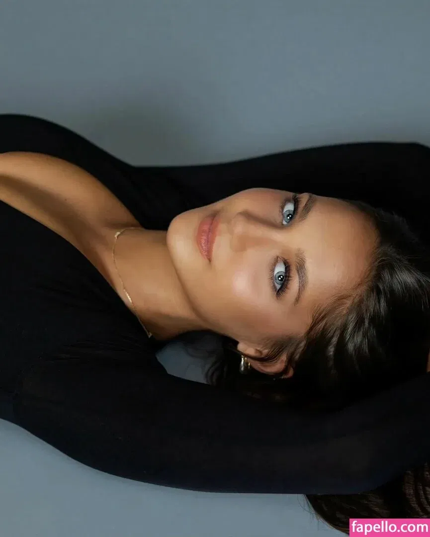 Stephanie Zustovich Onlyfans Photo Gallery 