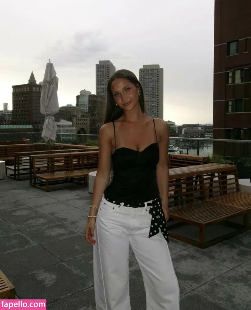 Stephanie Zustovich Onlyfans Photo Gallery 