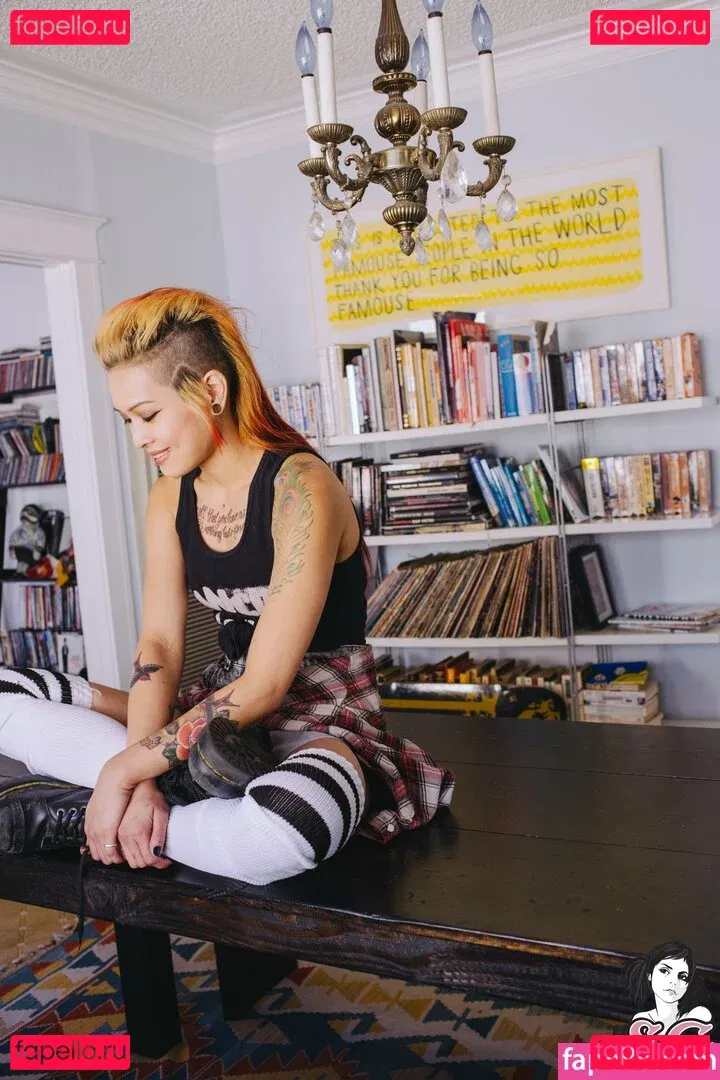 mahnee Onlyfans Photo Gallery 