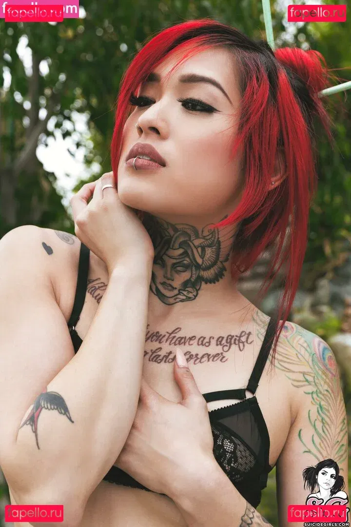 mahnee Onlyfans Photo Gallery 