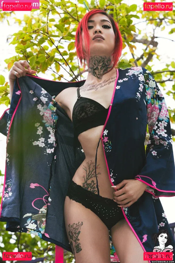 mahnee Onlyfans Photo Gallery 