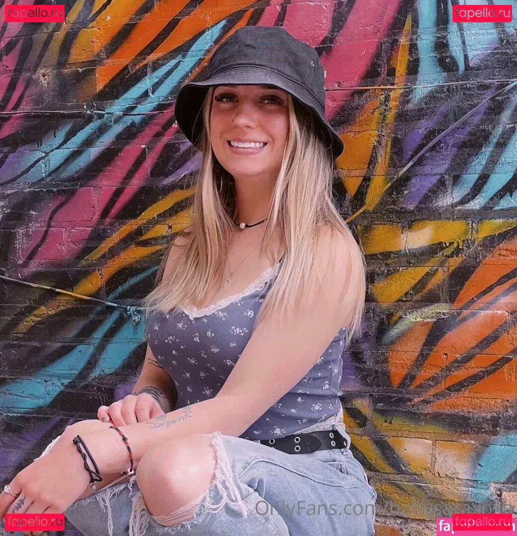 babysaraxoxo Onlyfans Photo Gallery 