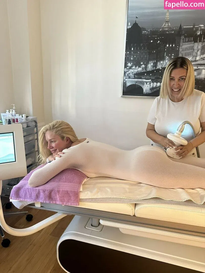 Heidi Montag Onlyfans Photo Gallery 