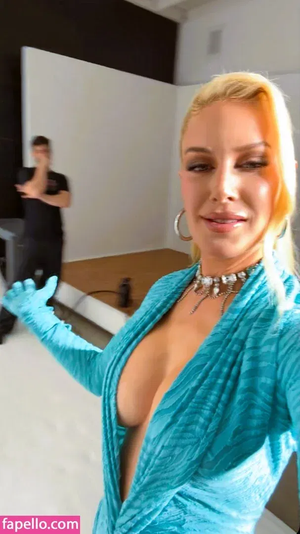 Heidi Montag Onlyfans Photo Gallery 