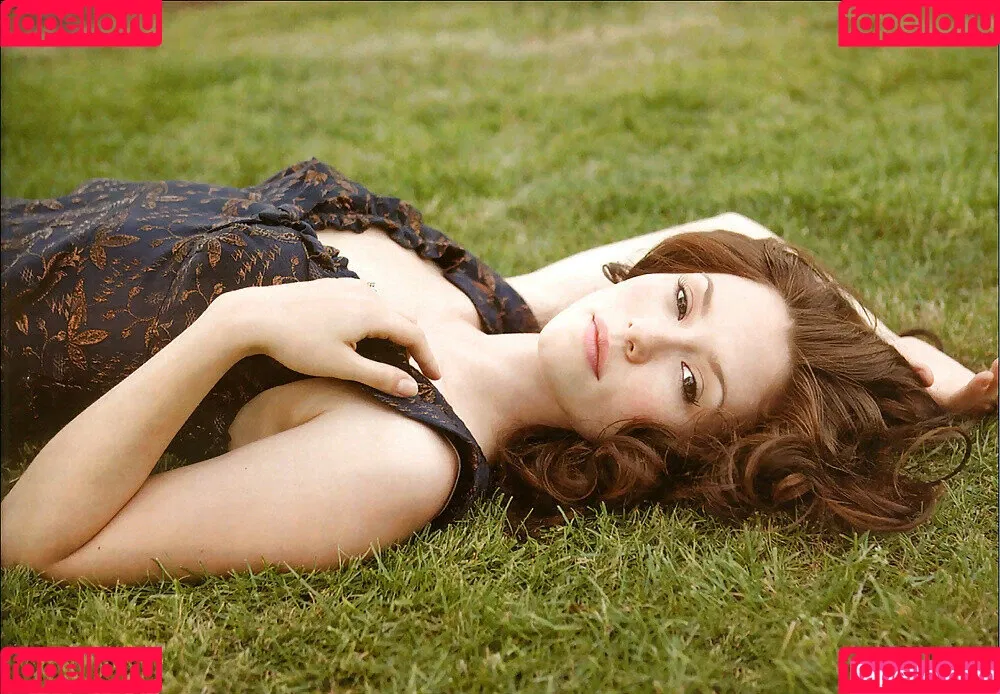 Chyler Leigh Onlyfans Photo Gallery 