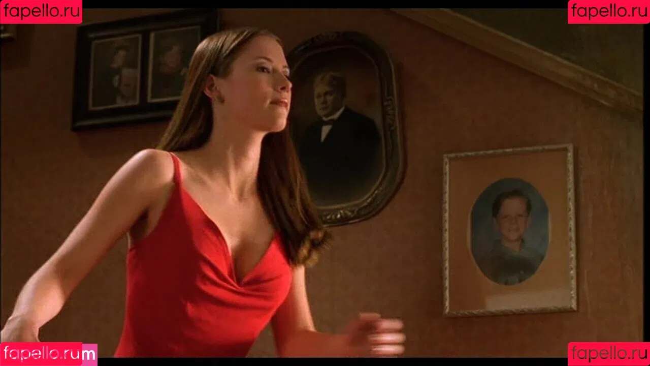 Chyler Leigh Onlyfans Photo Gallery 