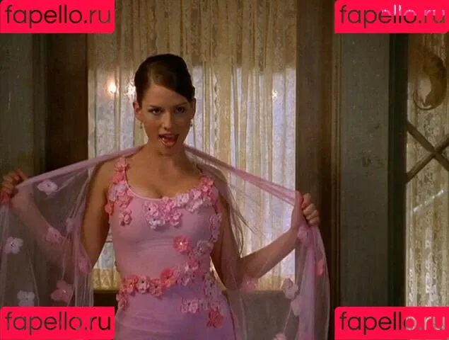 Chyler Leigh Onlyfans Photo Gallery 