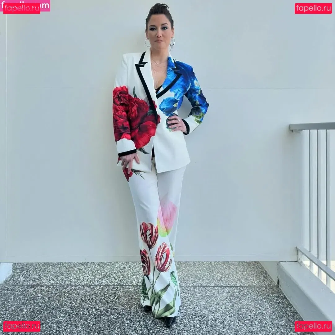 Chyler Leigh Onlyfans Photo Gallery 