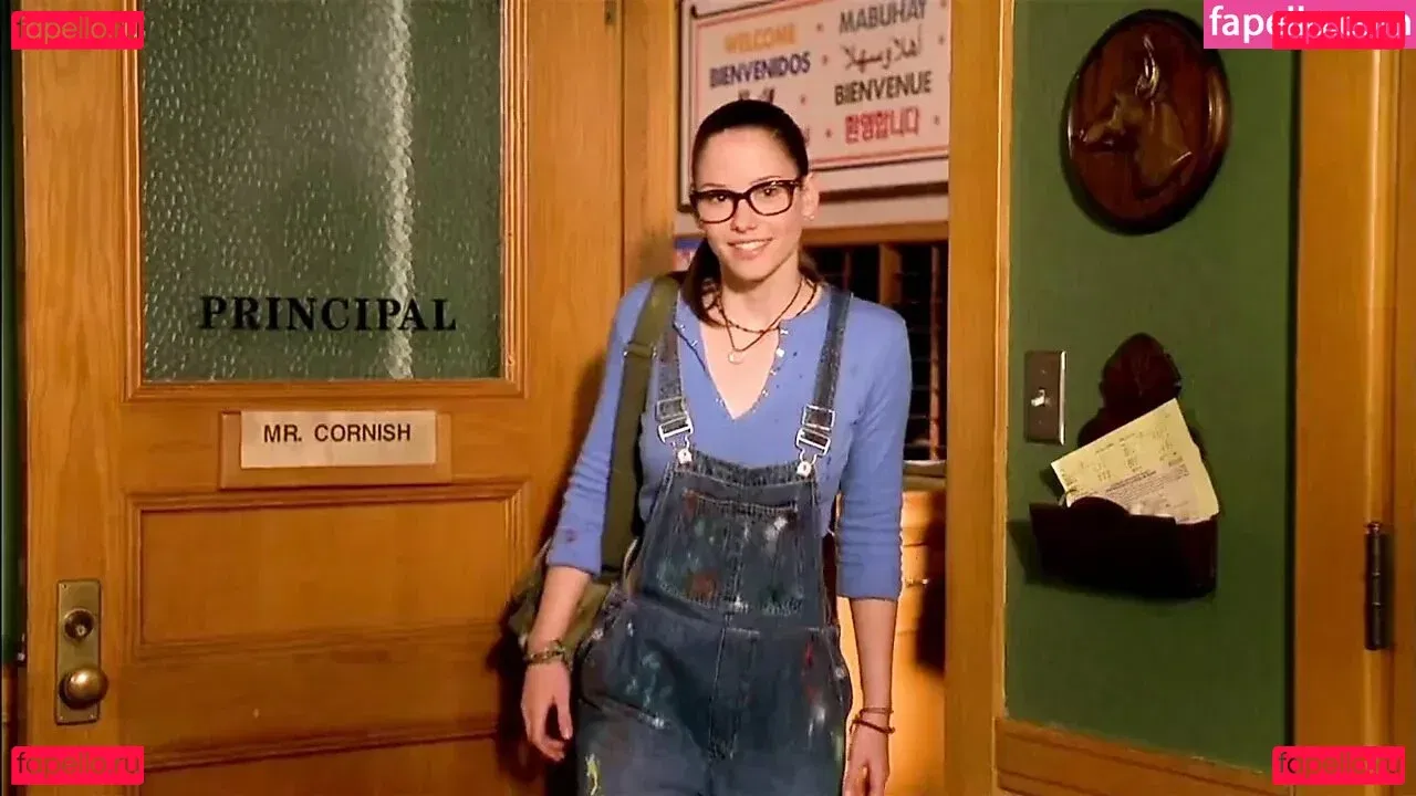 Chyler Leigh Onlyfans Photo Gallery 