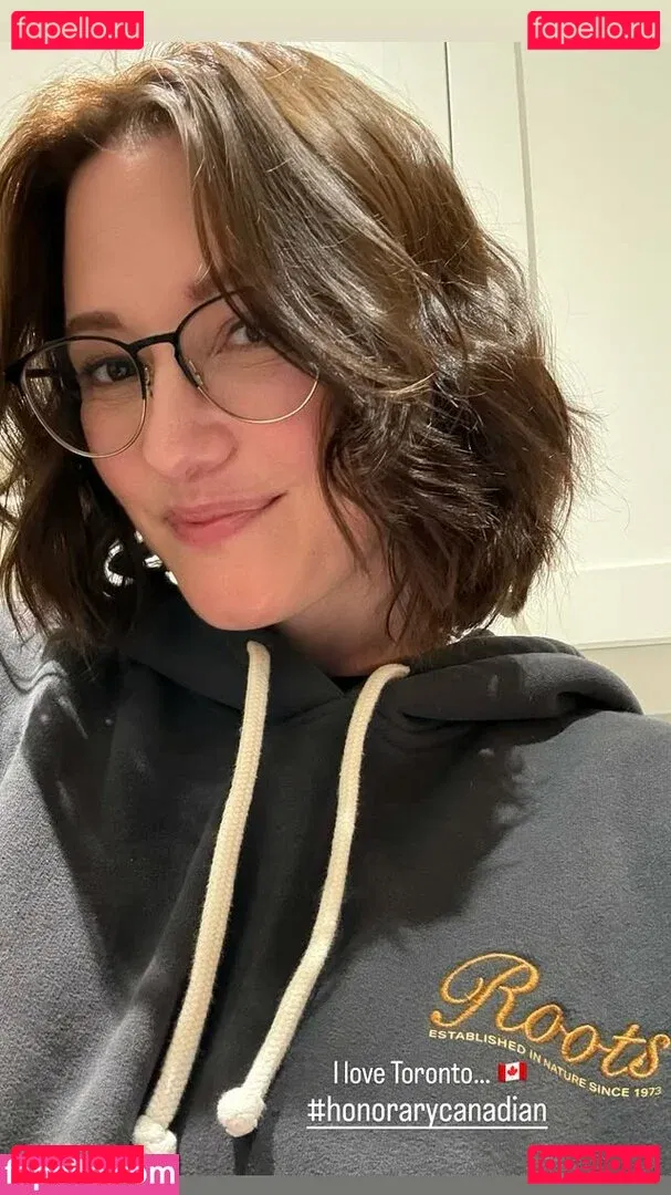 Chyler Leigh Onlyfans Photo Gallery 