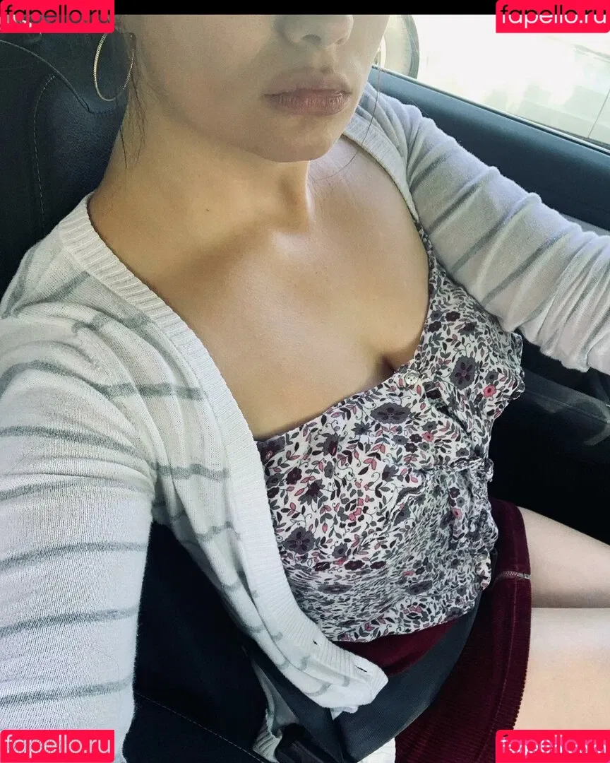 LillyBehave Onlyfans Photo Gallery 
