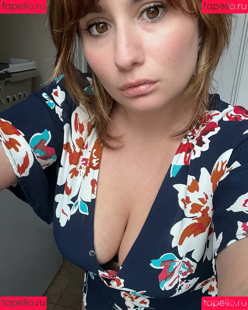 LillyBehave Onlyfans Photo Gallery 
