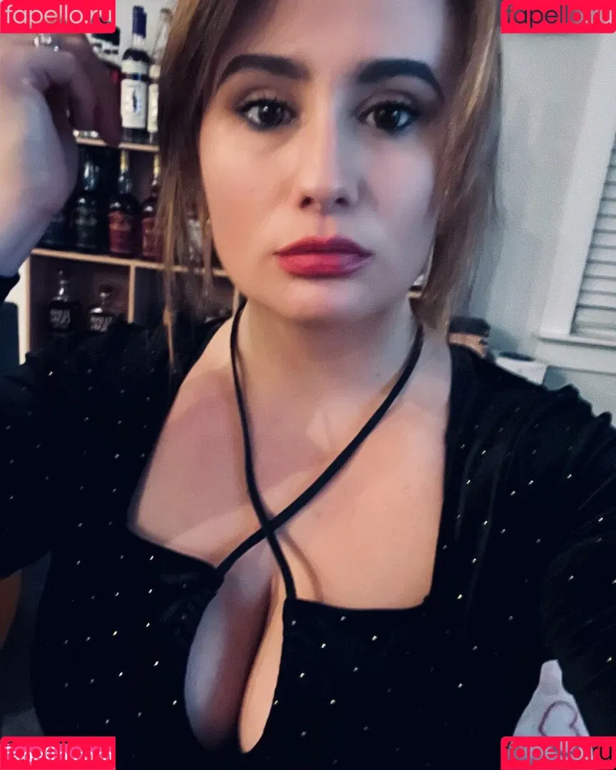 LillyBehave Onlyfans Photo Gallery 