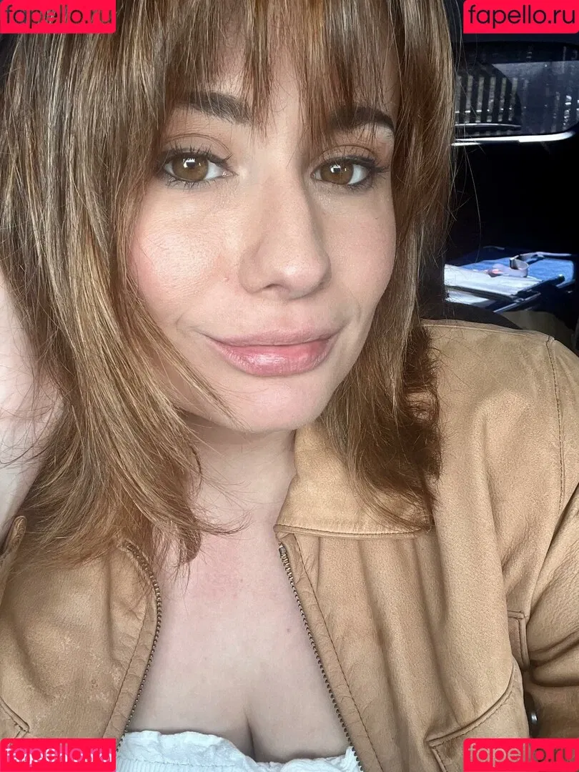 LillyBehave Onlyfans Photo Gallery 