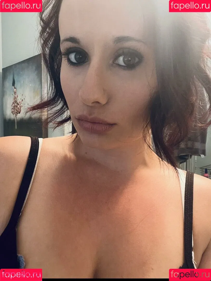 LillyBehave Onlyfans Photo Gallery 