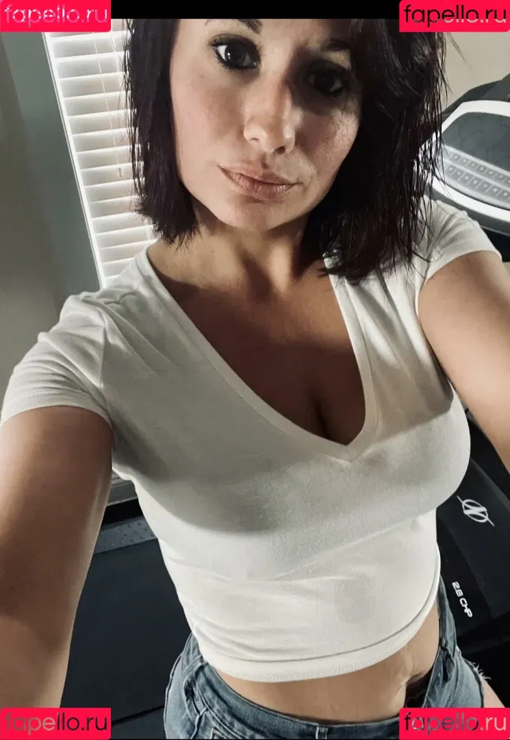 LillyBehave Onlyfans Photo Gallery 