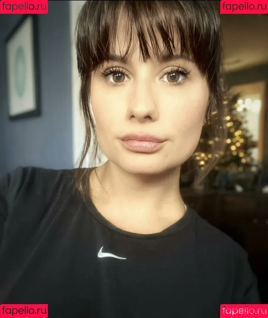 LillyBehave Onlyfans Photo Gallery 