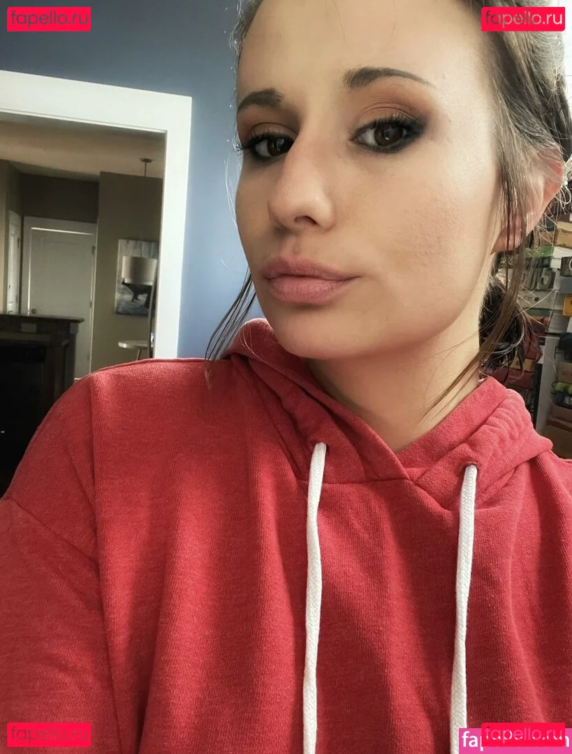 LillyBehave Onlyfans Photo Gallery 