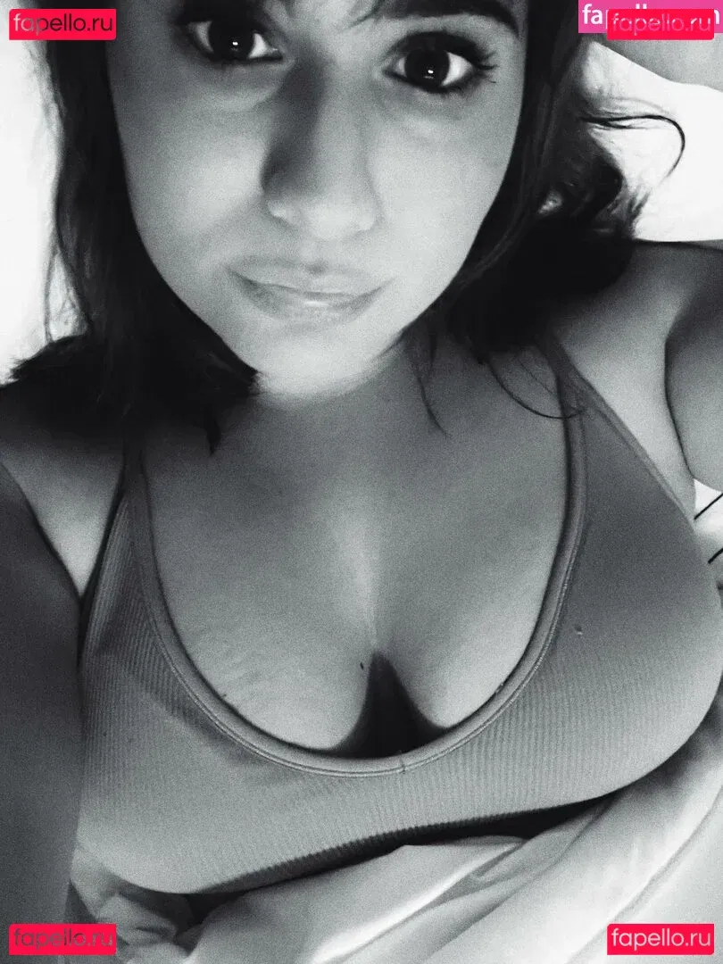 LillyBehave Onlyfans Photo Gallery 