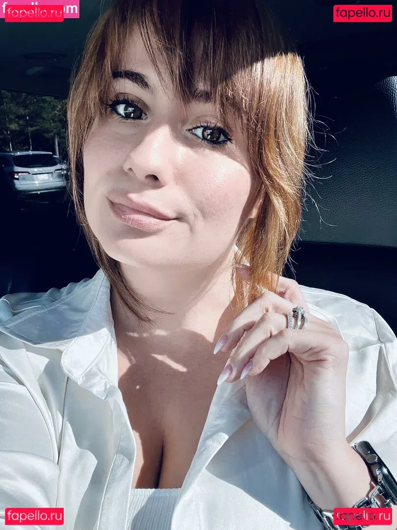 LillyBehave Onlyfans Photo Gallery 