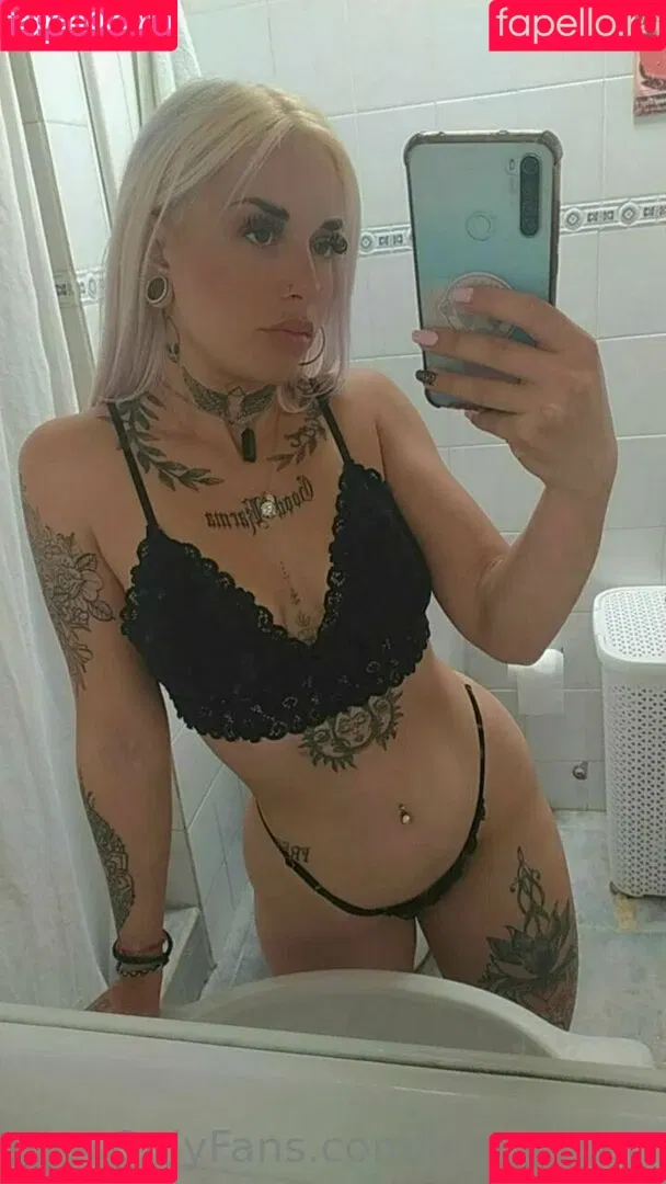 leahlarsen Onlyfans Photo Gallery 