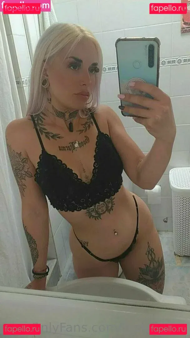 leahlarsen Onlyfans Photo Gallery 