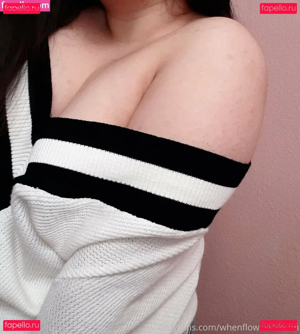 whenflowersbloom Onlyfans Photo Gallery 