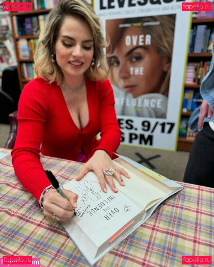 Joanna Jojo Levesque Onlyfans Photo Gallery 