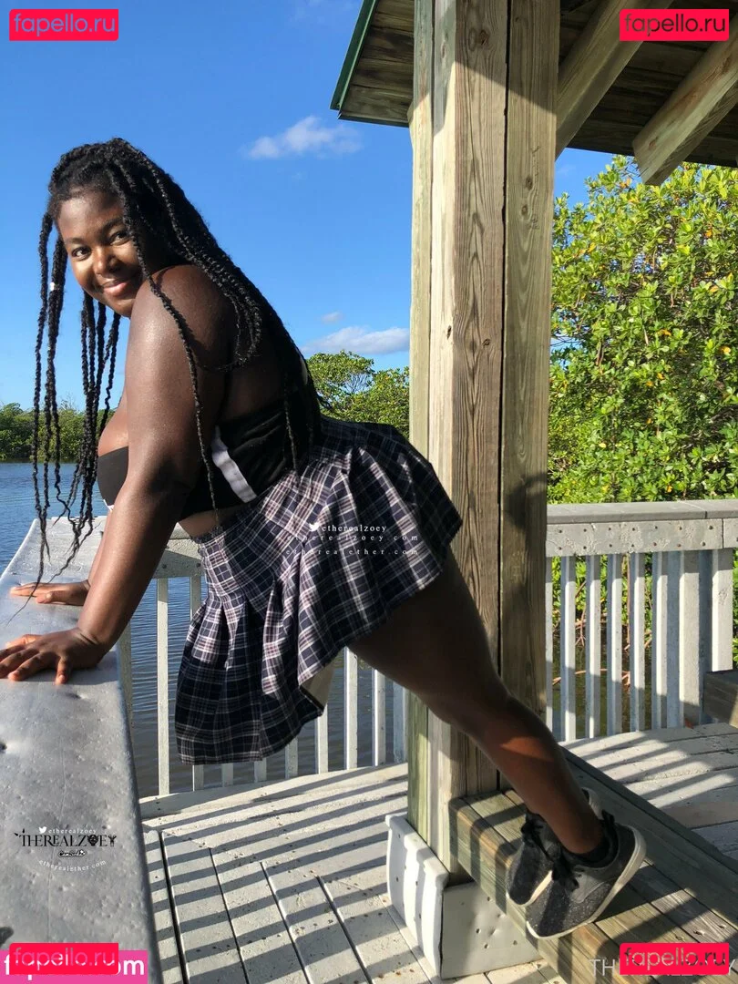 therealzoey Onlyfans Photo Gallery 