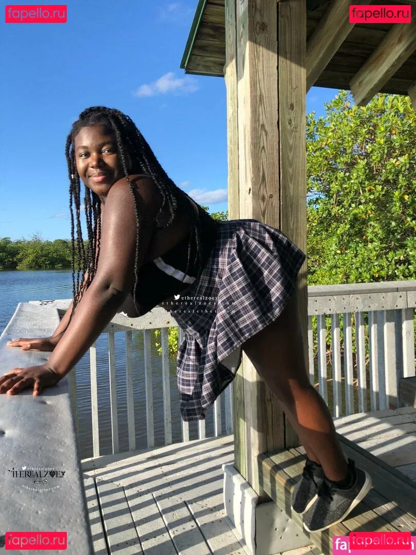 therealzoey Onlyfans Photo Gallery 