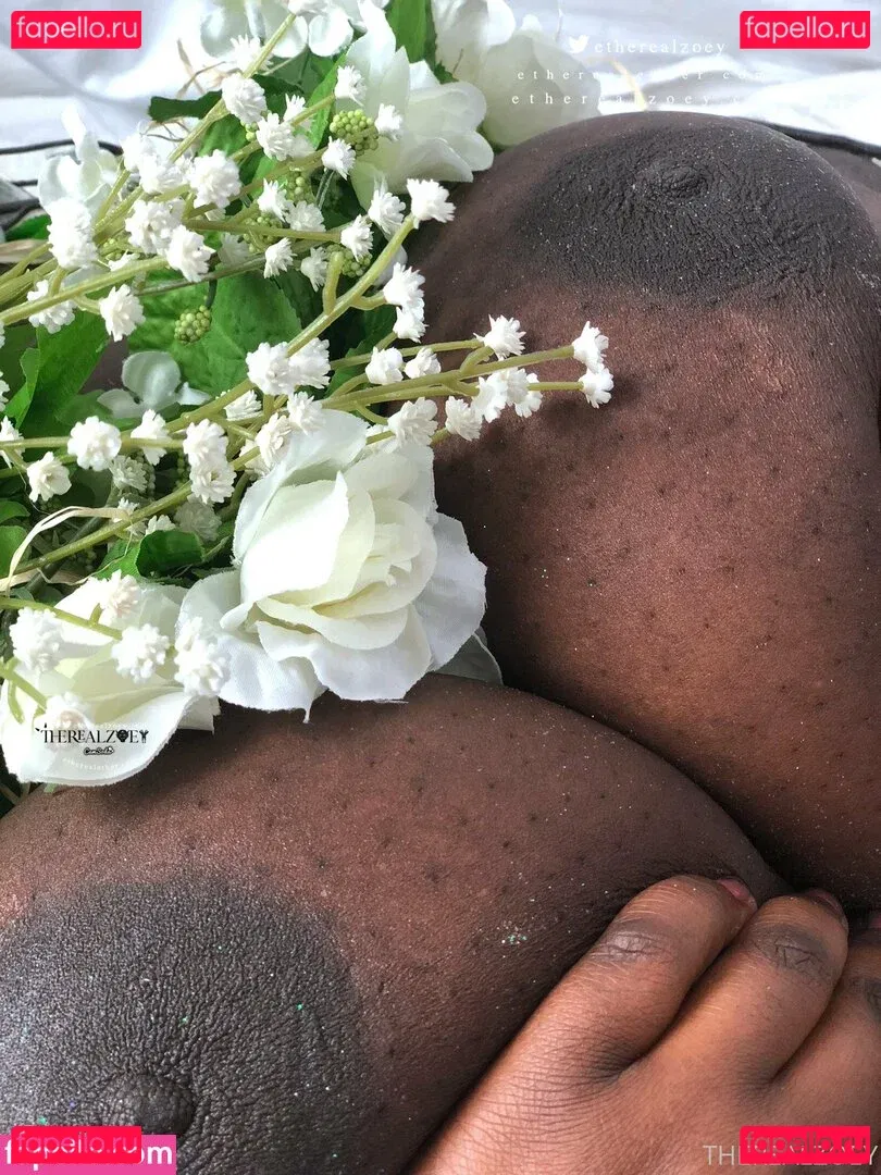 therealzoey Onlyfans Photo Gallery 