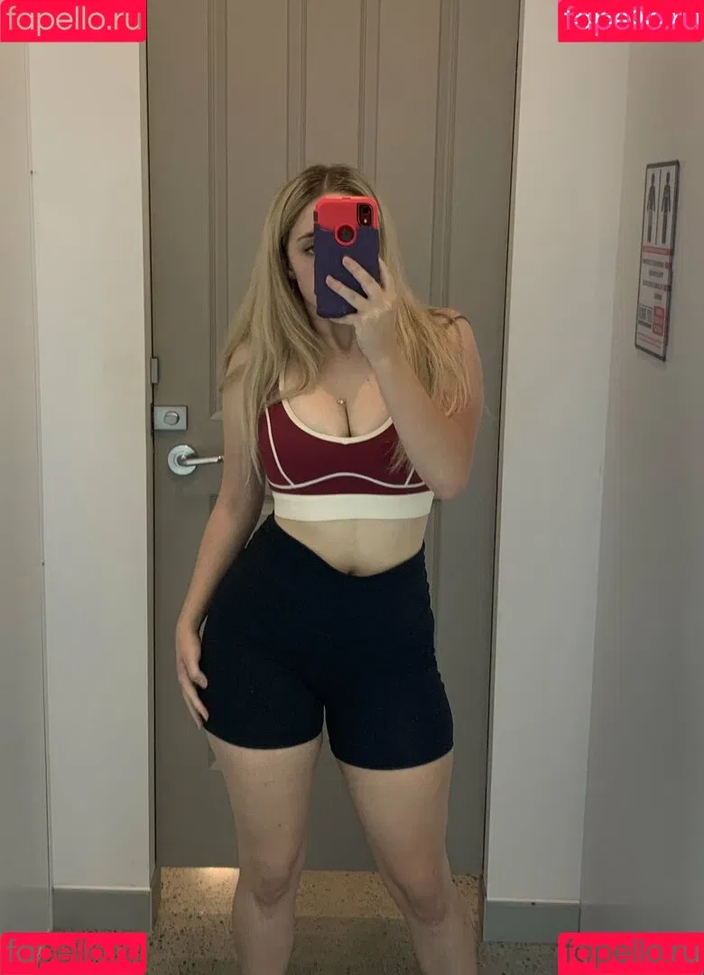 WandaWillow Onlyfans Photo Gallery 